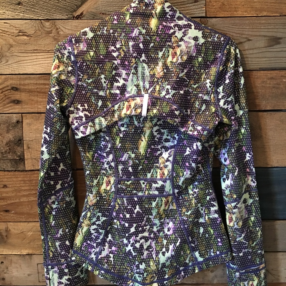 Lululemon jacket SIZE 4 - Picture 3 of 5